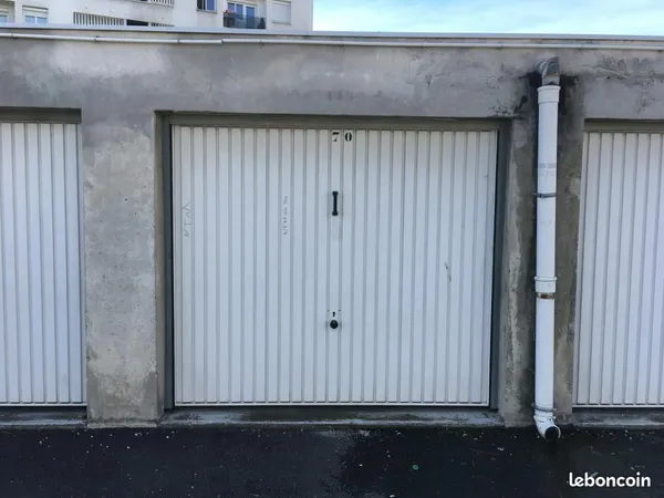 Garage/box 13 m² Venissieux
