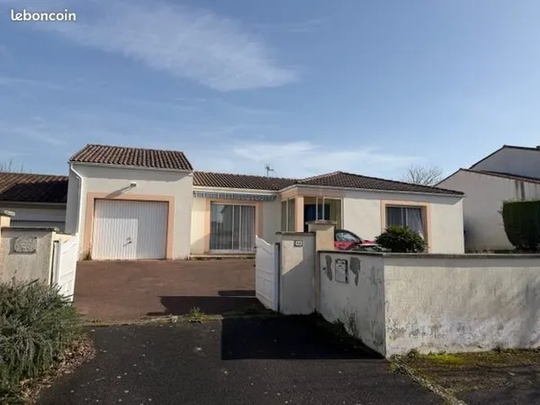 EXCLUSIVITÉ - Maison de plain-pied 140 M2 avec 4 chambres - Terrain 700 m² - Secteur calme