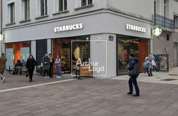 Local commercial 293 m²