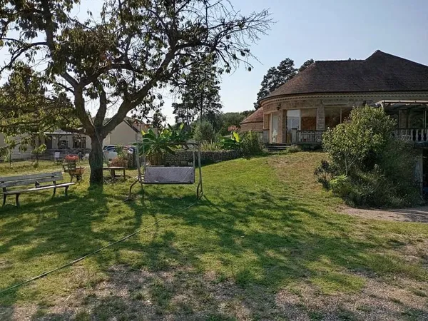 Maison 7 pièces 300 m²