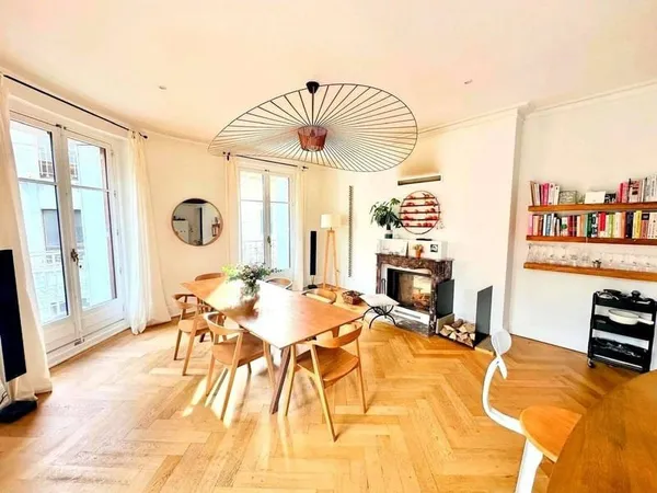 Appartement 6 pièces 197 m²
