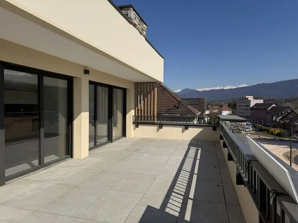 Magnifique appartement T5 avec terrasse et garage