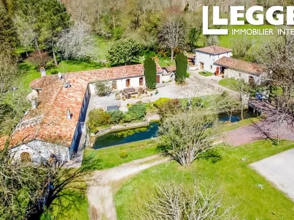 Propriété du XVI et son moulin avec gite sans vis-à-vis, parc arboré sur 3.1ha - A 4mn de Barbezieux