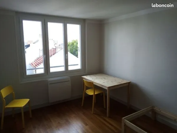 Chambre dans appartement avec 2 autres étudiant(e)s