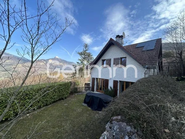 Maison 6 pièces 144 m²