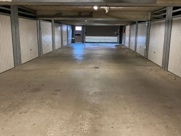 Parking/box 2 pièces 17 m²
