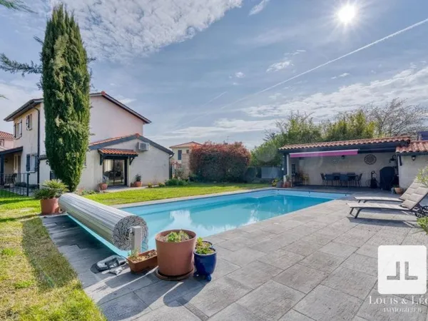 Maison de luxe 6 pièces 127 m²