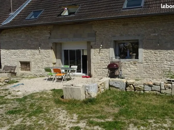 Chevigny saint sauveur - propriete composee de 3 maisons
