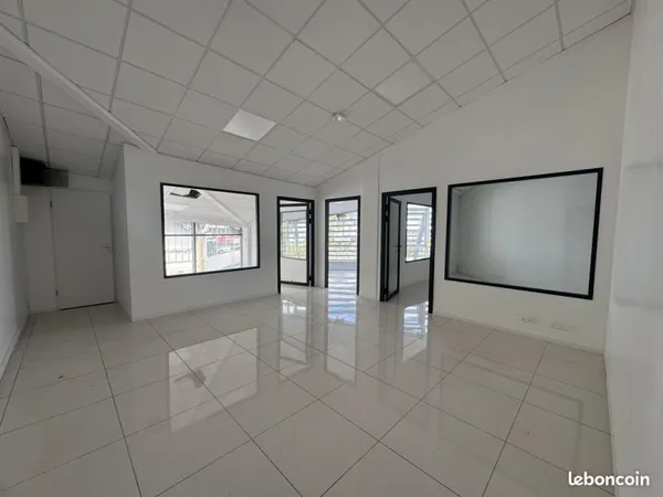 Location pro | Bureaux | 75 m² | Baie-Mahault