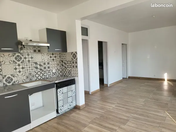 Bel appartement type 2 lumineux avec parking - Proche commodités