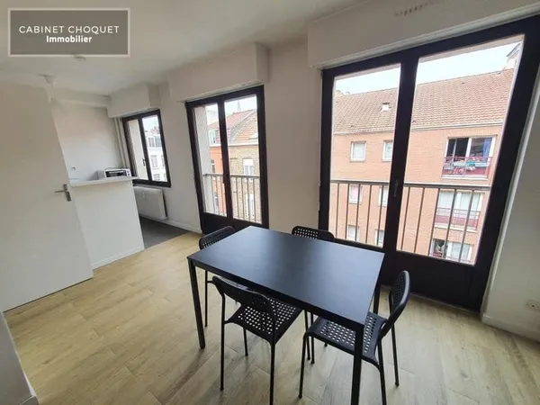 LILLE - CENTRE - VAUBAN - LA CATHO - METROS GAMBETTA REPUBLIQUE - GRAND STUDIO EQUIPE