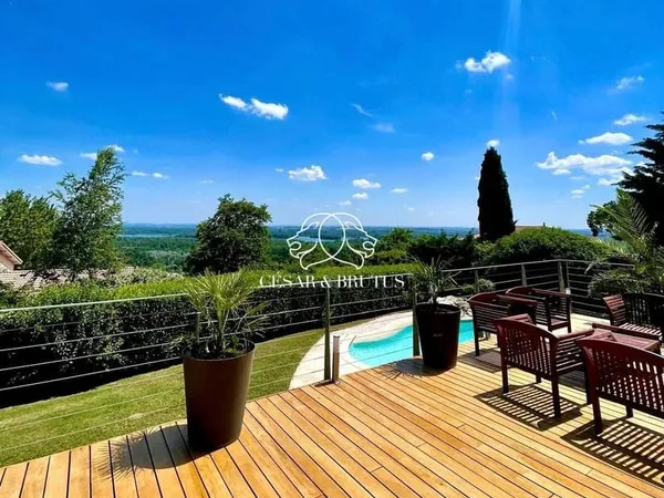 NEYRON - Maison de 300 m² avec vue