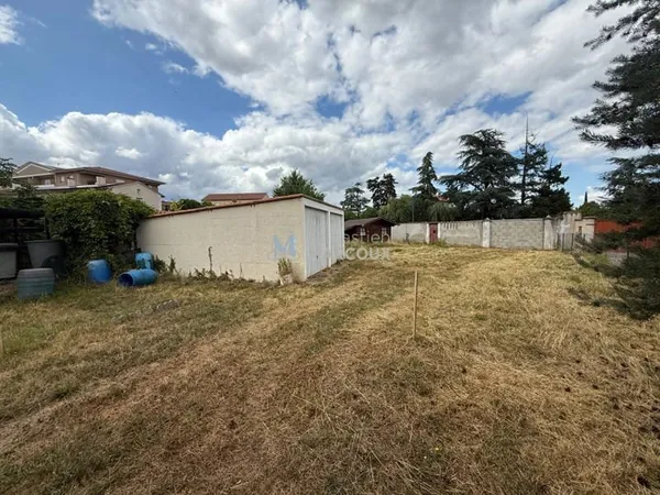 Terrain 450 m²