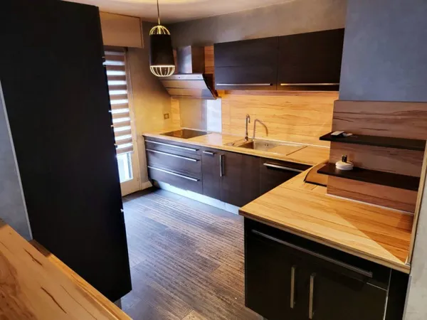 APPARTEMENT T4 - 78 m² -HYPER CENTRE ANNEMASSE - PLACE DE