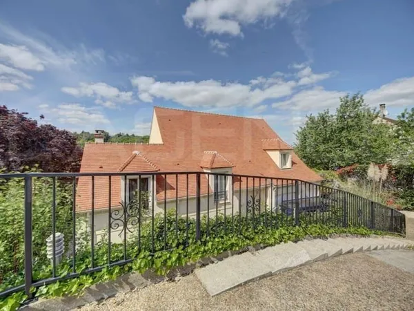 Maison 9 pièces 225 m²