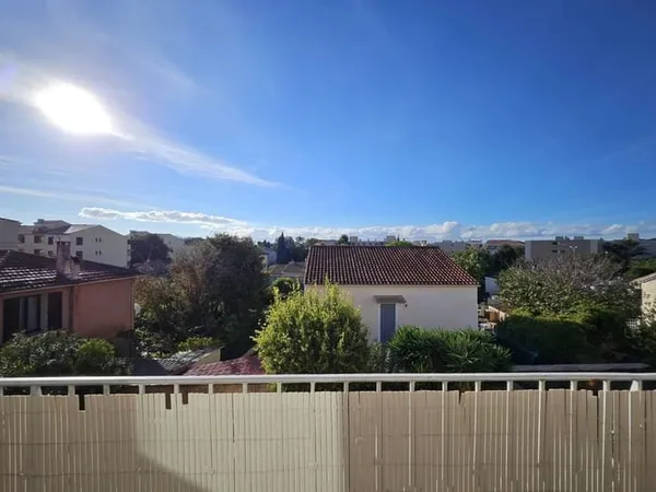 T3 VUE DÉGAGÉE - SANARY
