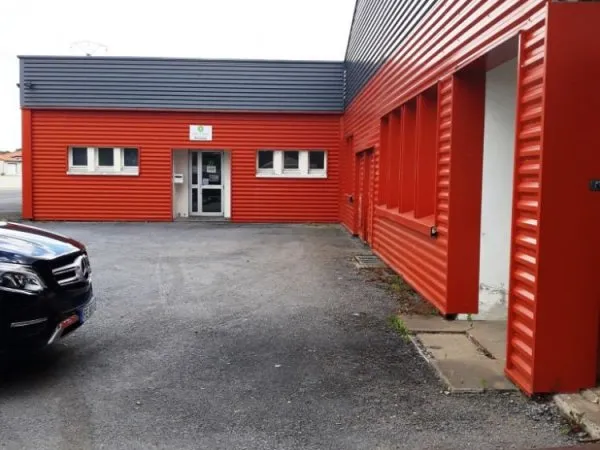 49 Mauges sur Loire, locaux d'activité loués 2090 m2 sur ter