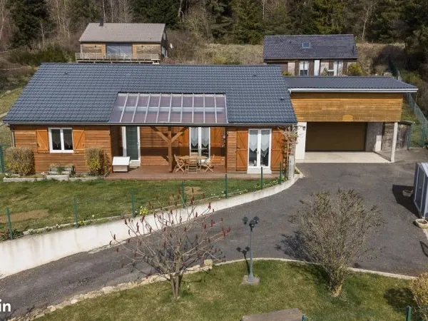 MAISON AYDAT 115 m2 VUE SANCY EN TRES BON ETAT
