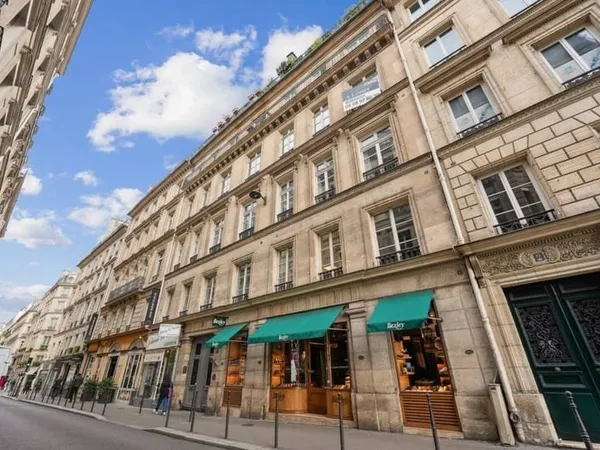 Bureau 226 m²