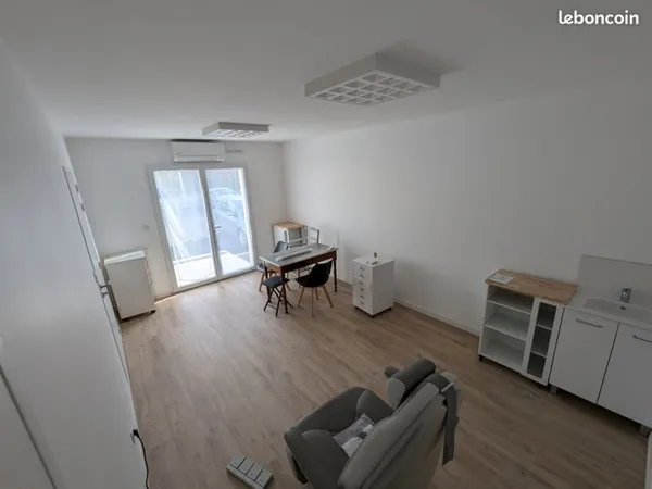 Location cabinet paramédical bien-être - 17 et 16 m²