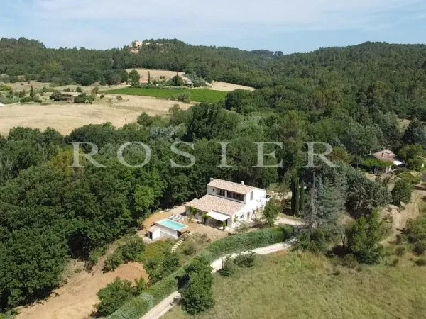 Roussillon, maison rénovée face au Luberon