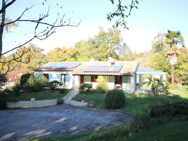 Maison 8 pièces 240 m²