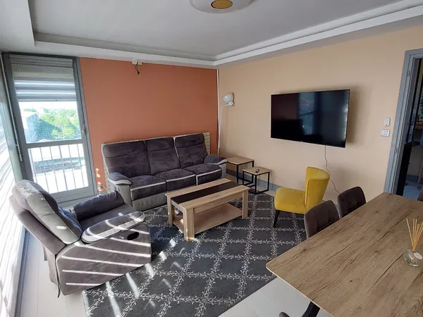 Loue chambre en colocation dans appartement
