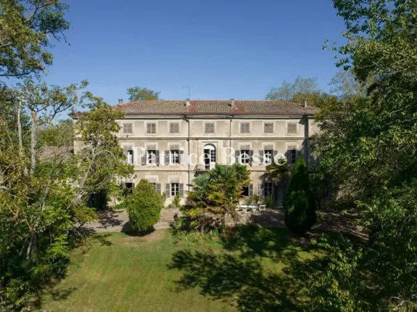 Château 15 pièces 1000 m²
