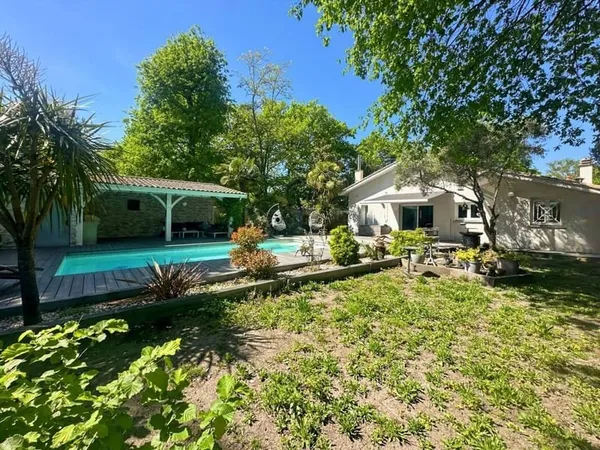 Maison de plain-pied 5 pièces 148 m²
