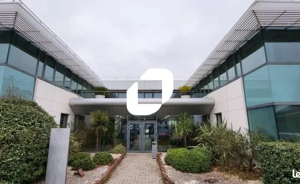 Bureau 266 m²
