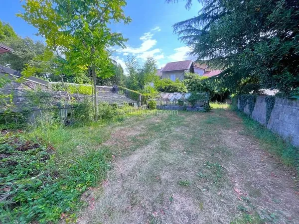 Aix- Les-Bains -> 3 maisons mityonnes sur 588m² de terrain divisible