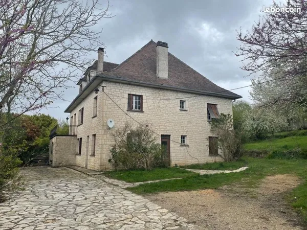Maison 9 pièces 300 m²