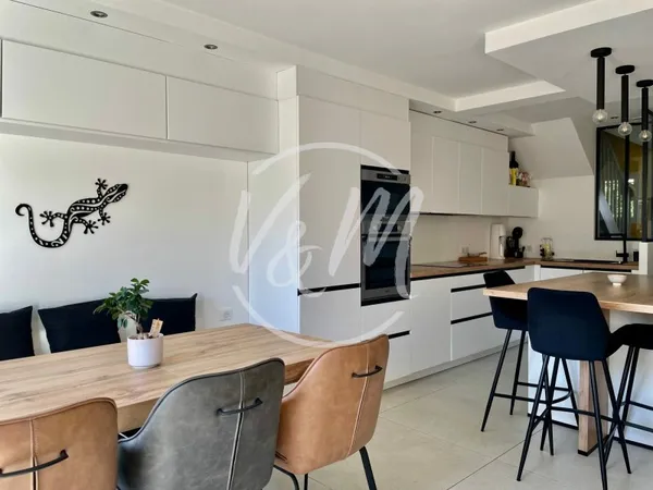 Exclusivité - Maison rénovée Cassy