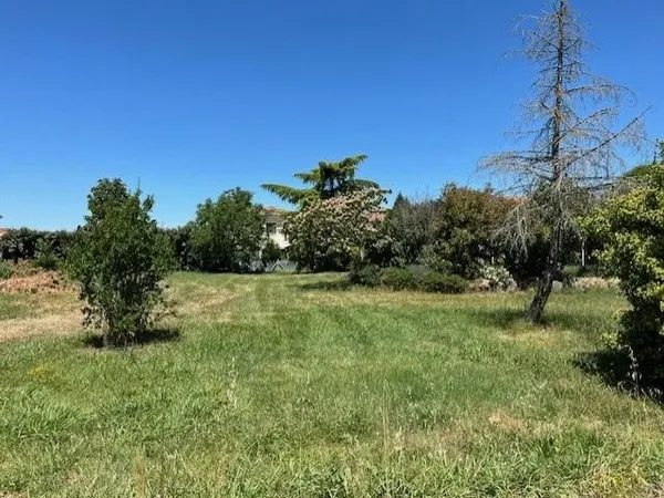 Terrain - 600m ²
