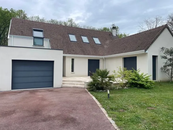 MAISON MODERNE À NOISY-SUR-ÉCOLE