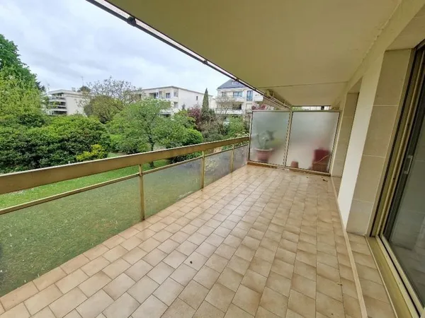 Deux pièces à louer quartier mairie