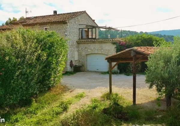 Maison 15 pièces 370 m²