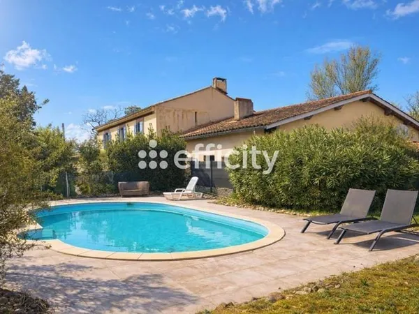 Maison 9 pièces 250 m²