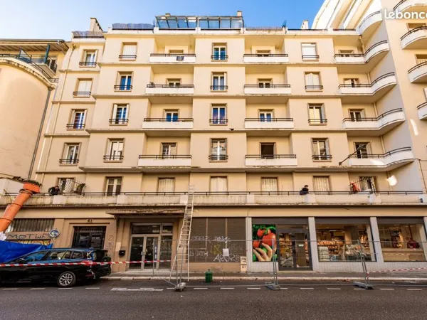 Cession de locaux de bureaux reconvertibles en appartements - 41 rue Génissieu
