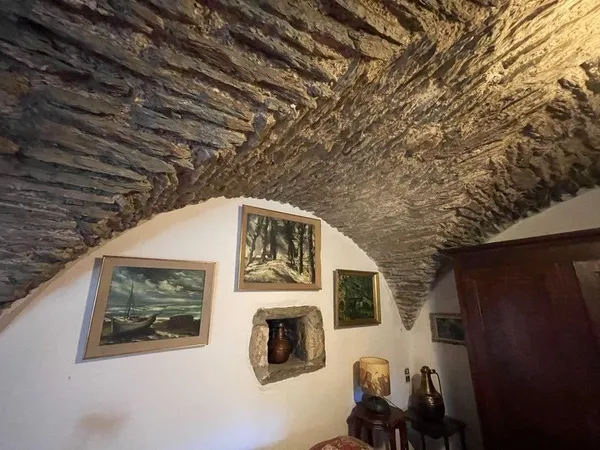 MAS, MAISON AUTHENTIQUE EN PIERRES DE SCHISTE