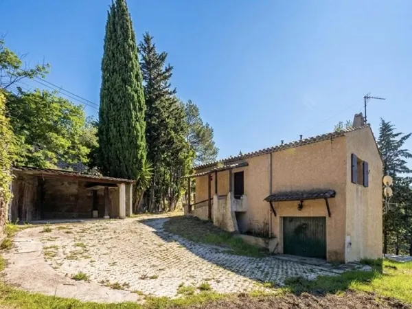 Blausasc : Villa Sud sur 2300m² avec studio indépendant