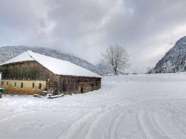 Bâtiment de la ferme à flanc de montagne