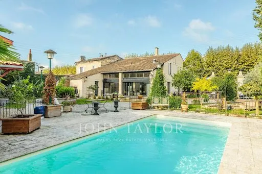 Hôtel particulier 5 pièces 248 m²