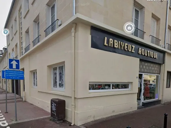Local commercial 70 m² Creil