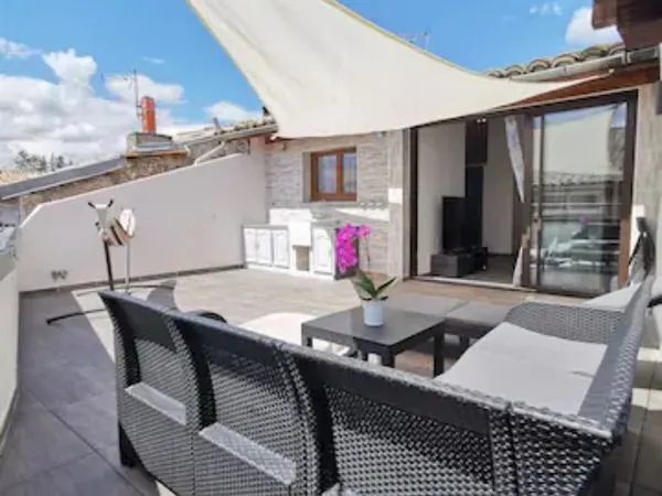 IMMEUBLE DE RAPPORT 4 APPARTEMENTS - TALLARD CENTRE HISTORIQUE Tout équipé. Idéal Investisseur locat