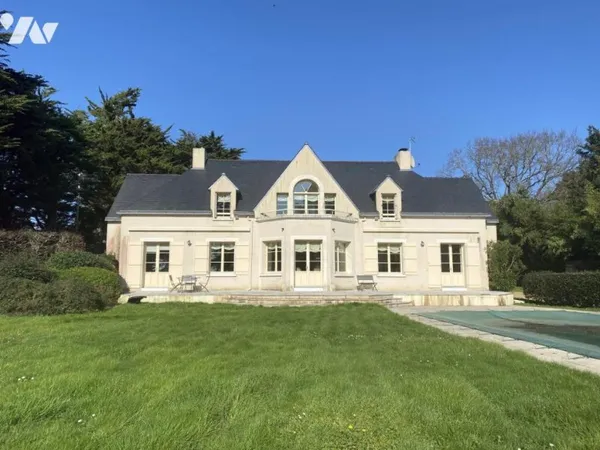 Maison 275 m²