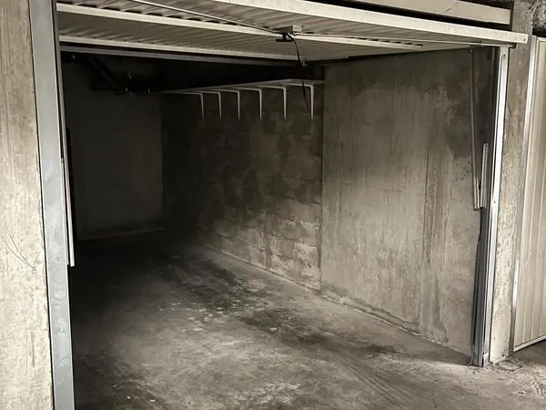 Garage sécurisé - Villeurbanne limite Lyon 6eme