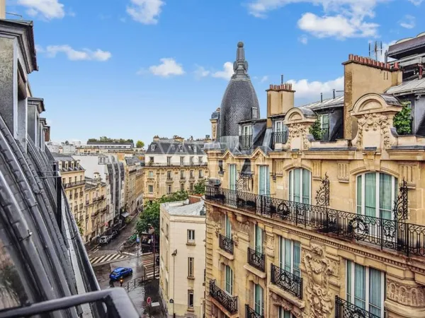 Paris XVIe - Trocadero - Pied à terre en dernier étage