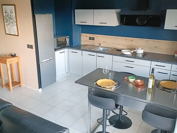 Particulier loue T2 50 m2 meublé + grande terrasse