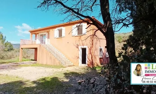 Villa 4 pièces avec dépendance de 55m² et garage sur un terrain de 800m² au calme
